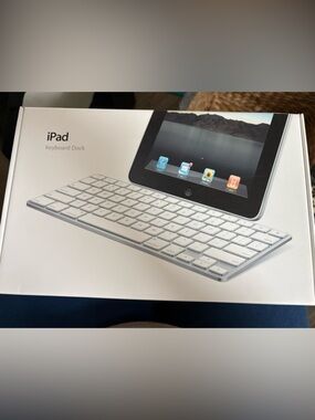 Apple iPad Keyboard Dock - White